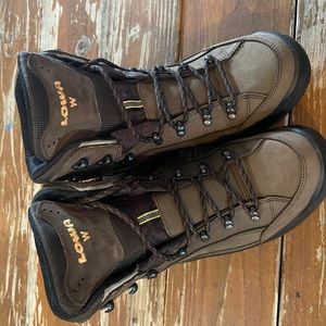 Lowa Men's Brown and Black Boots